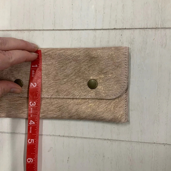 NWOT‎ Alex Carol Leather Cowhide Clutch with keychain Snap Closure - Picture 8 of 8